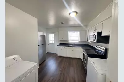 405 Botts Street #A, Brenham, TX 77833 - Photo 6