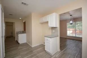 15 S Tallowberry Dr, The Woodlands, TX 77381 - Photo 8
