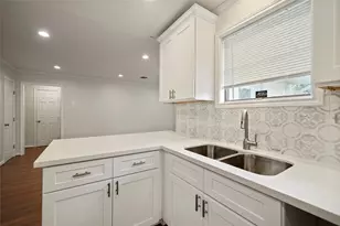 1807 Shadow Bend Dr, Houston, TX 77043 - Photo 10