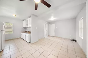806 3rd Ave N, Texas City, TX 77590 - Photo 4