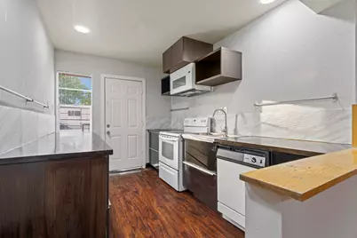 11607 Chimney Rock Road #C, Houston, TX 77035 - Photo 12