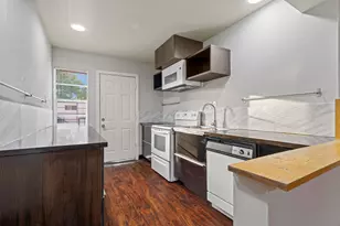 11607 Chimney Rock Rd, Houston, TX 77035 - Photo 12