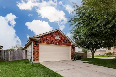 7039 Primrose Road, Baytown, TX 77521 - Photo 2