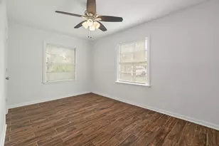 729 E 41st St, Houston, TX 77022 - Photo 14