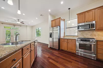 415 Tuam Street, Houston, TX 77006 - Photo 8