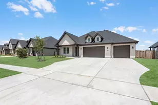 10006 Goliad Dr, Mont Belvieu, TX 77523 - Photo 2