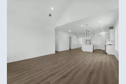 10006 Goliad Drive, Mont Belvieu, TX 77523 - Photo 12