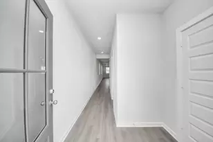8811 Bird Br Dr, Houston, TX 77078 - Photo 2