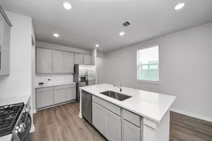 8811 Bird Br Dr, Houston, TX 77078 - Photo 10