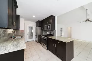 120 Meadow Bend St, League City, TX 77573 - Photo 6