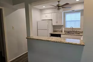 12968 Trail Hollow Dr, Houston, TX 77079 - Photo 10