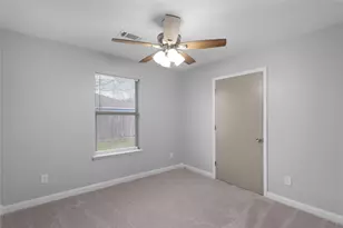 9827 Shive Dr, Houston, TX 77078 - Photo 10