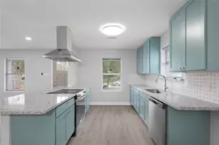 9827 Shive Dr, Houston, TX 77078 - Photo 2