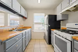 13619 Tanvern Ln, Houston, TX 77014 - Photo 10