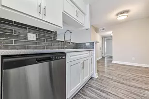1111 W Main St, League City, TX 77573 - Photo 4