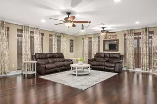 1003 S Country Club Dr, La Porte, TX 77571 - Photo 20