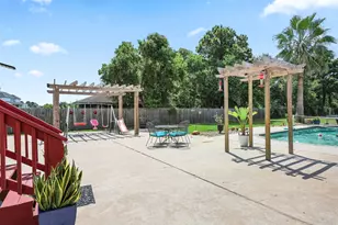 1003 S Country Club Dr, La Porte, TX 77571 - Photo 40
