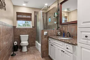 1003 S Country Club Dr, La Porte, TX 77571 - Photo 30