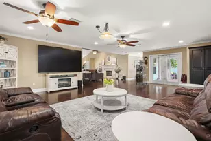 1003 S Country Club Dr, La Porte, TX 77571 - Photo 22