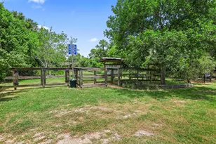 1003 S Country Club Dr, La Porte, TX 77571 - Photo 8