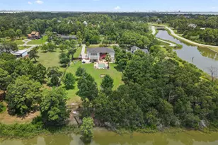 1003 S Country Club Dr, La Porte, TX 77571 - Photo 6