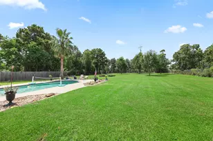 1003 S Country Club Dr, La Porte, TX 77571 - Photo 42