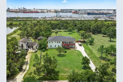 1003 S Country Club Drive, La Porte, TX 77571 - Photo 4