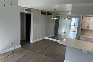 9550 Deering Dr, Houston, TX 77036 - Photo 2