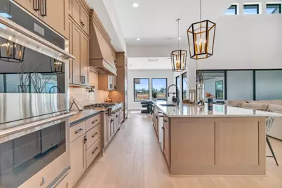 2011 Crown Lake Drive, Missouri City, TX 77459 - Photo 4