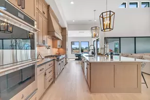 2011 Crown Lk Dr, Missouri City, TX 77459 - Photo 4