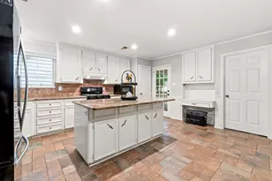 2407 Carriage Ridge Ln, Conroe, TX 77384 - Photo 10