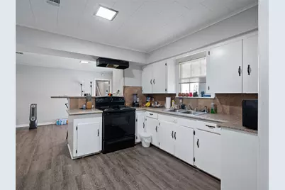 1609 Possum Trot Street, La Marque, TX 77568 - Photo 10