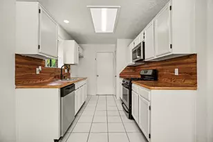 2909 Forest Hills Dr, League City, TX 77573 - Photo 10
