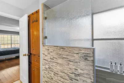 117 E Park Drive, Conroe, TX 77356 - Photo 16