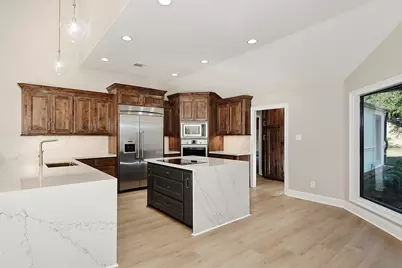 46 N Autumnwood Way, The Woodlands, TX 77380 - Photo 8