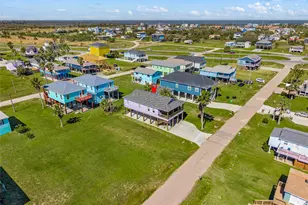 4028 Surf Dr, Galveston, TX 77554 - Photo 10