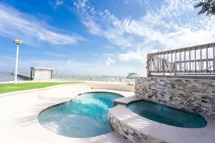 1417 8th St, Dickinson, TX 77539 - Photo 1