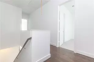 5868 E Post Oak Ln, Houston, TX 77055 - Photo 20