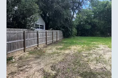 6136 25th Street, Groves, TX 77619 - Photo 2