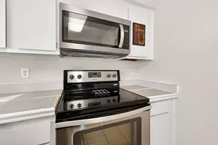10855 Meadowglen Ln, Houston, TX 77042 - Photo 22