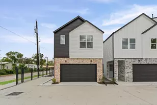 4752 Martin Hill St, Houston, TX 77018 - Photo 2