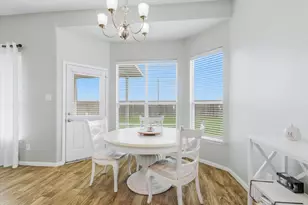 10707 Mockernut St, Baytown, TX 77523 - Photo 8
