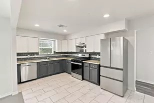 5635 Belarbor St, Houston, TX 77033 - Photo 8