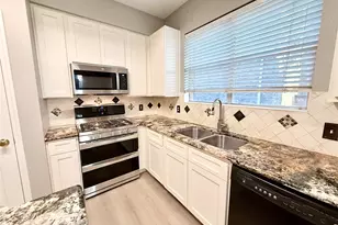 2915 Veva Dr, Pearland, TX 77584 - Photo 10