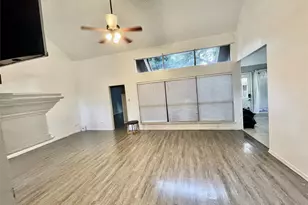 8215 Sean Park Ct, Houston, TX 77095 - Photo 4