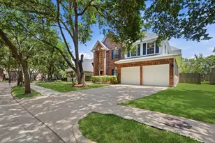 3126 Waters View Dr, Sugar Land, TX 77478 - Photo 2