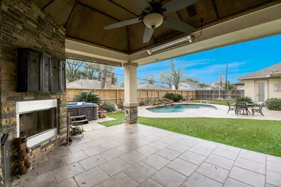 1611 Lynnview Drive, Houston, TX 77055 - Photo 24