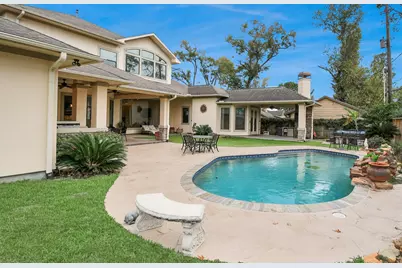 1611 Lynnview Drive, Houston, TX 77055 - Photo 2