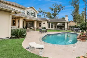 1611 Lynnview Dr, Houston, TX 77055 - Photo 2