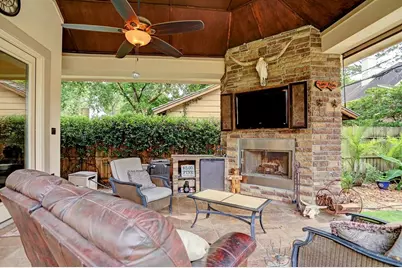 1611 Lynnview Drive, Houston, TX 77055 - Photo 8